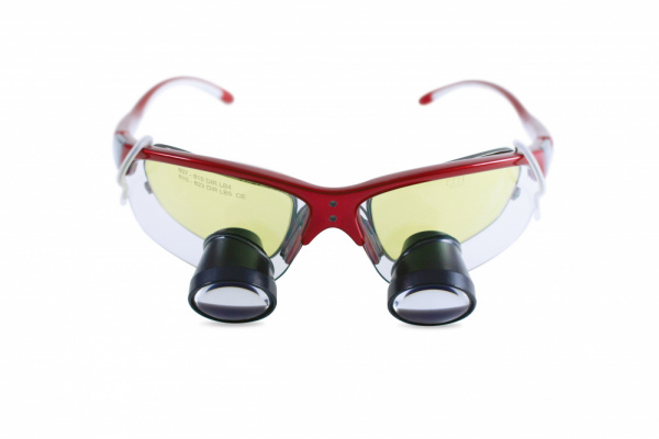 831_PeriOptix_LaserLoupeInsert_ProductShot_OnLoupeStraightOn_RGB